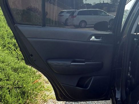 Used 2017 Kia Sportage EX FWD image 32