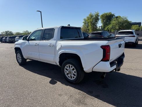 Used 2024 Toyota Tacoma TRD Sport AWD/4WD image 7