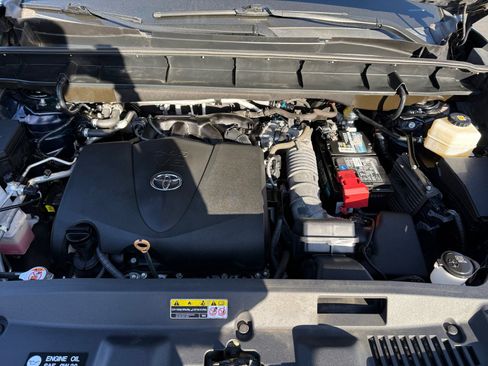 Used 2020 Toyota Highlander L image 21