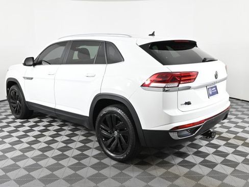 Certified 2022 Volkswagen Atlas Cross Sport SE w/ Panoramic Sunroof Package image 9