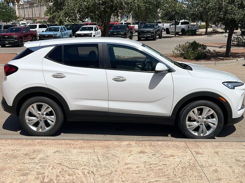 Used 2024 Buick Encore GX Preferred FWD image 9
