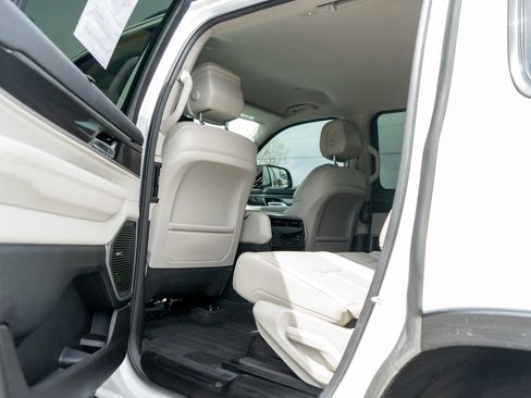 Used 2023 Jeep Wagoneer 4WD w/ Convenience Group I image 29