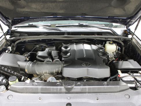 Used 2018 Toyota 4Runner Limited image 39