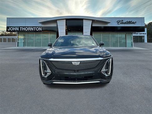 New 2025 Cadillac Lyriq Luxury image 2