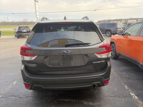 Used 2023 Subaru Forester Premium AWD/4WD image 7