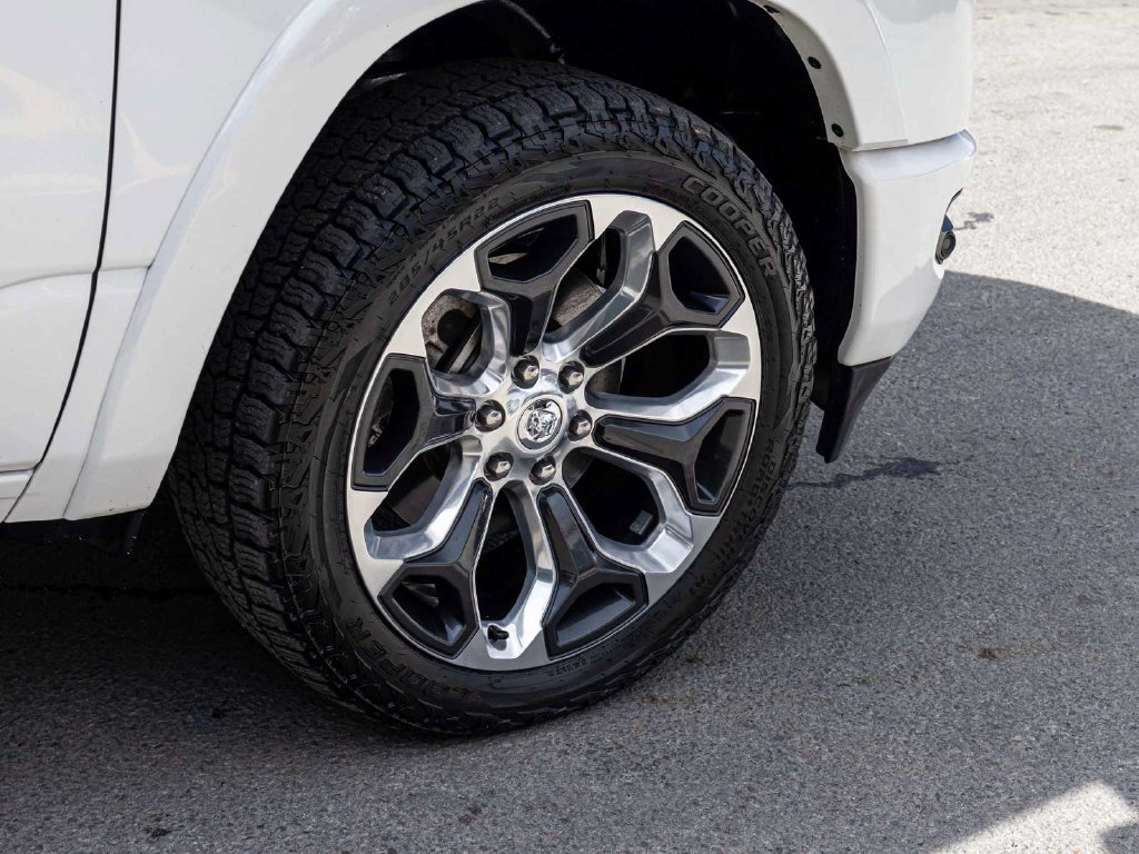Used 2024 RAM 1500 Limited AWD/4WD image 9