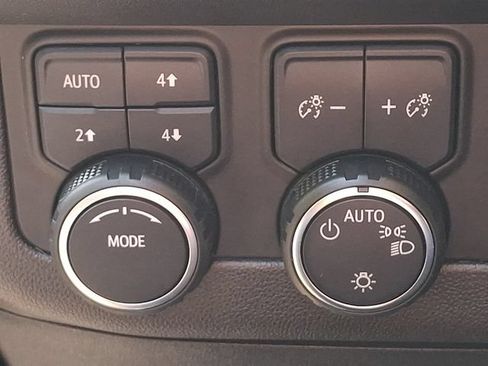 Used 2023 Chevrolet Tahoe Premier AWD/4WD image 24