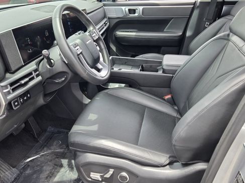 Used 2025 Hyundai Santa Fe SEL FWD image 7