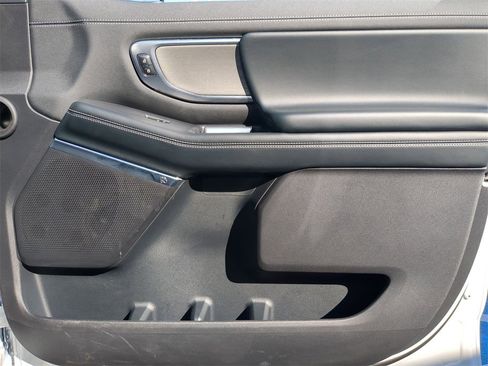 Used 2025 Ford Expedition Max Platinum image 34