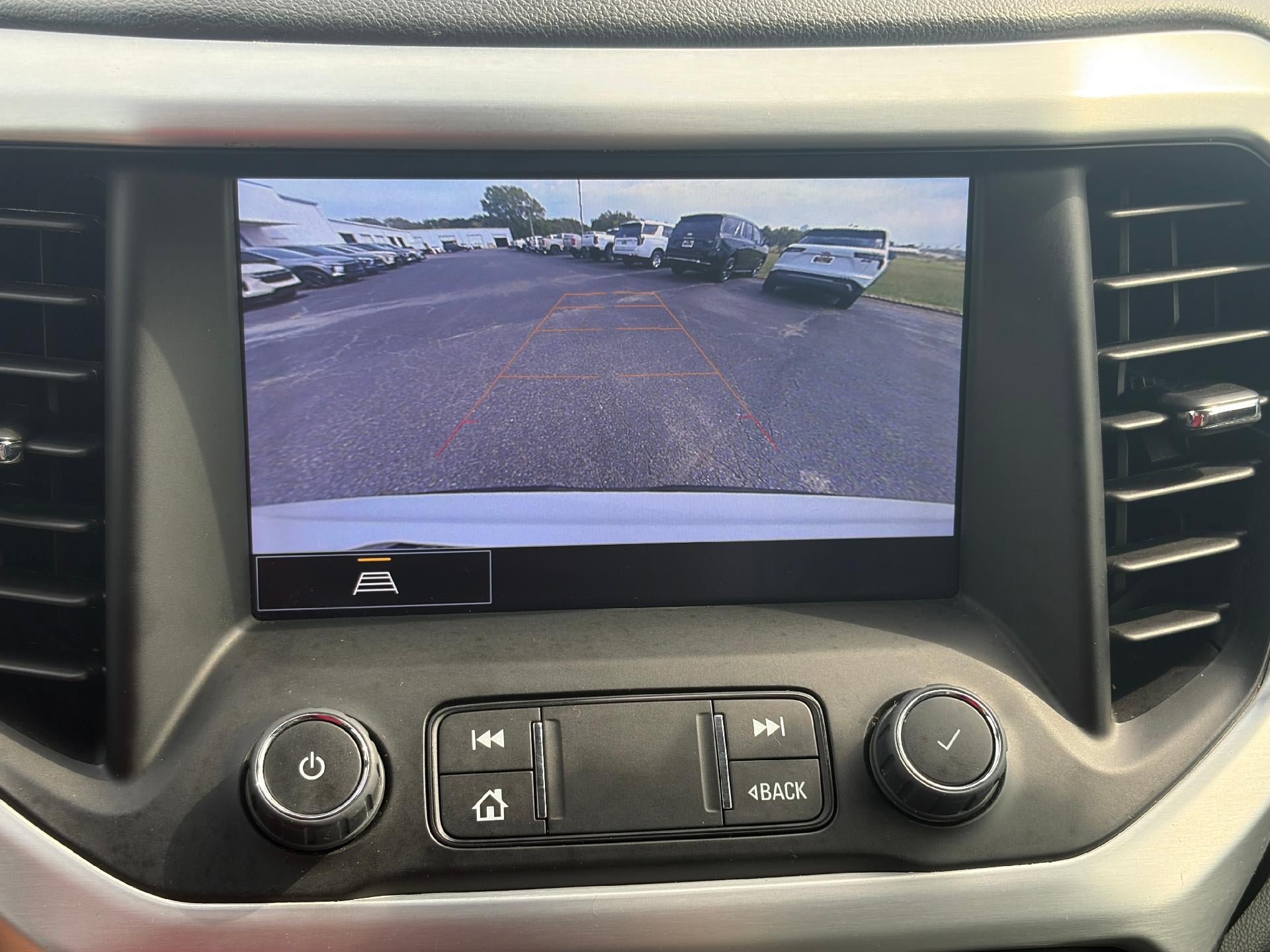 Used 2023 GMC Acadia SLT FWD image 25