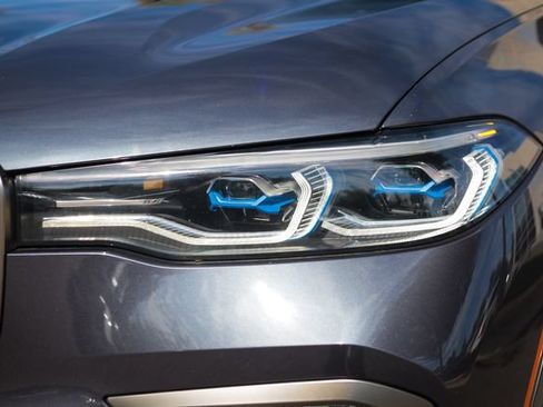 Used 2021 BMW X7 M50i AWD/4WD image 9