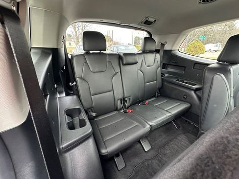 Used 2023 Kia Telluride S image 18