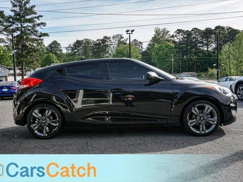 Used 2016 Hyundai Veloster w/ Option Group 03 image 9