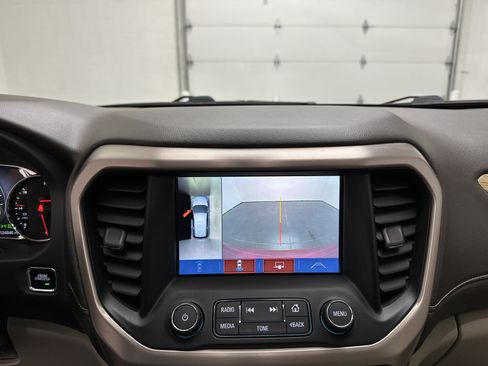 Used 2019 GMC Acadia Denali w/ Technology Package AWD/4WD image 40