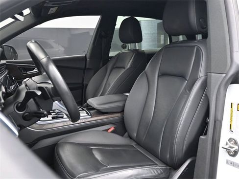 Used 2019 Audi Q8 Premium w/ Convenience Package image 10