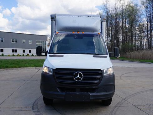 Used 2021 Mercedes-Benz Sprinter 4500 w/ Premium Package image 8