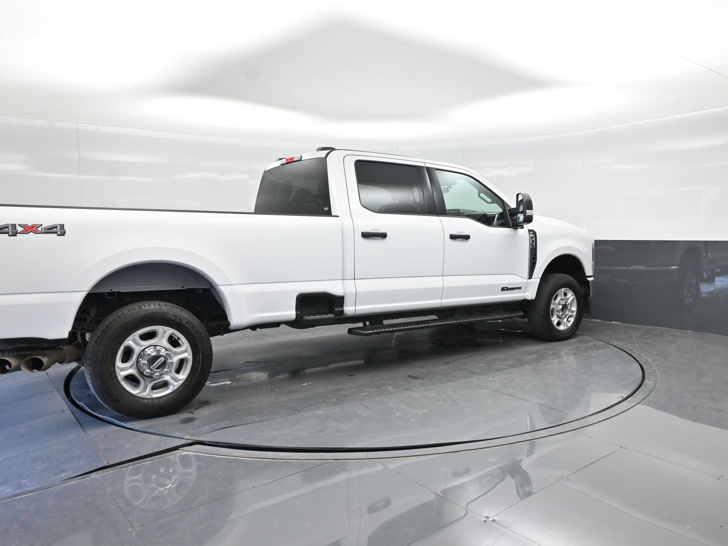 Used 2025 Ford F350 XLT AWD/4WD image 11