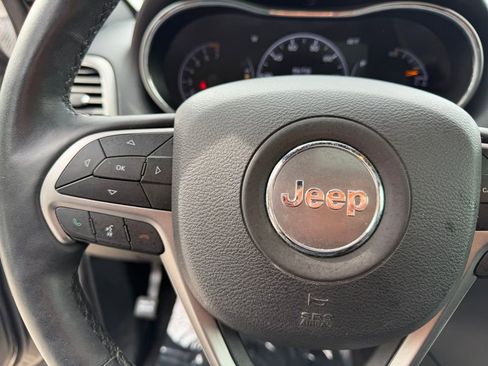 Used 2019 Jeep Grand Cherokee Limited w/ Luxury Group II image 18