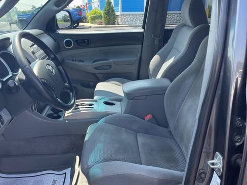 Used 2011 Toyota Tacoma 4x4 Double Cab w/ TRD Off-Road Pkg image 9