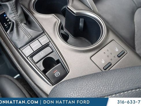Used 2024 Toyota Camry XSE FWD image 9