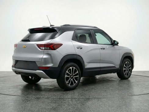 Used 2025 Chevrolet TrailBlazer LT image 9