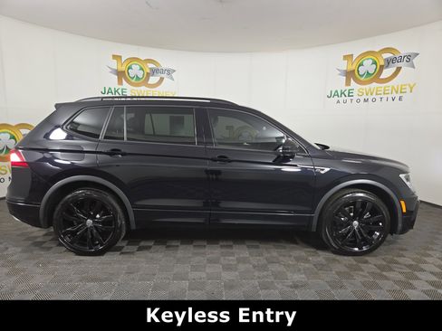 Used 2021 Volkswagen Tiguan SE R-Line image 10