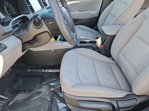 Used 2018 Hyundai Elantra SEL image 16