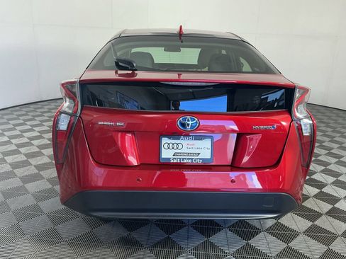 Used 2018 Toyota Prius Two w/ Prius Two Safety Plus Package FWD image 8