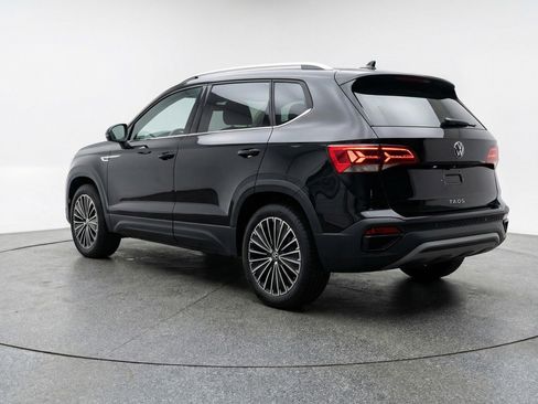 Used 2025 Volkswagen Taos SE image 6