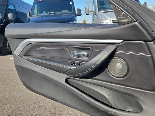 Used 2018 BMW M4 Convertible RWD image 22