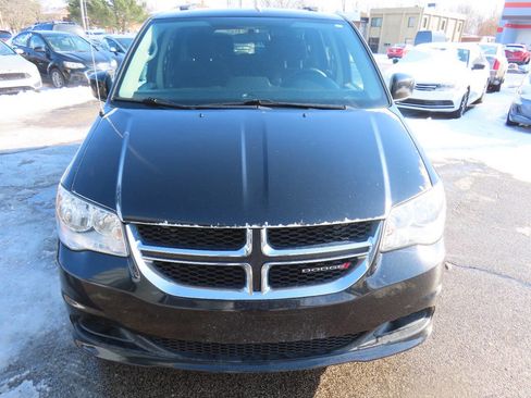 Used 2016 Dodge Grand Caravan SXT image 32