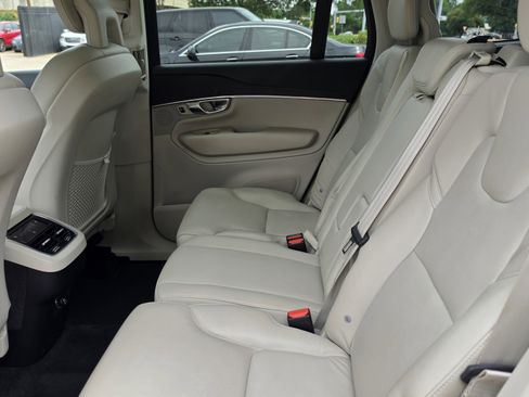 Used 2020 Volvo XC90 T6 Momentum AWD/4WD image 22