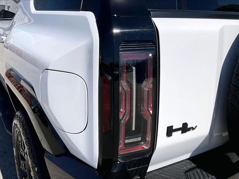 Used 2025 GMC Hummer EV 2X w/ LPO, Dark Essentials Package image 24