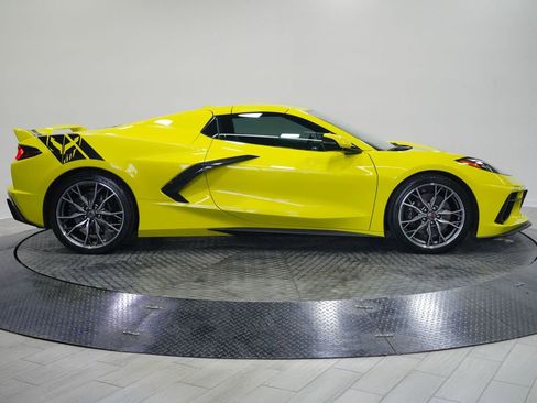 Used 2024 Chevrolet Corvette Stingray Premium Conv w/ Z51 Performance Package RWD image 12