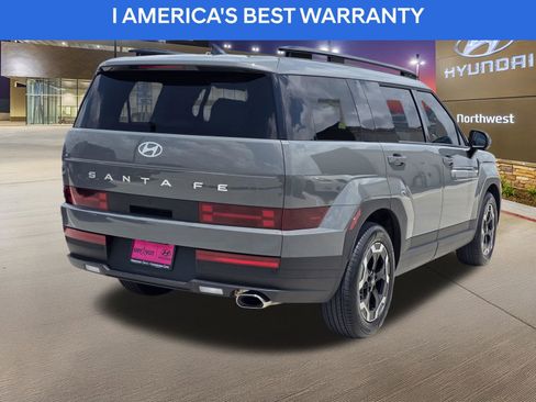 Used 2024 Hyundai Santa Fe SEL FWD image 7