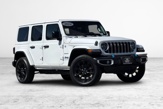 Used 2024 Jeep Wrangler Unlimited Sahara AWD/4WD image 2