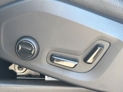 Used 2024 Volvo XC90 B6 Plus AWD/4WD image 25