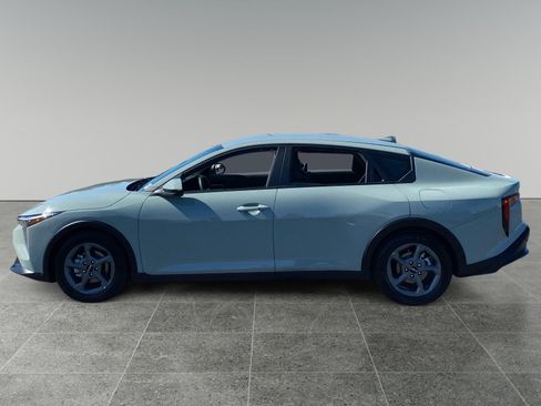 Used 2025 Kia K4 LXS image 2