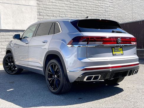 Certified 2024 Volkswagen Atlas Cross Sport SEL Premium R-Line AWD/4WD image 10