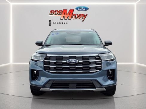 Used 2026 Ford Explorer Active w/ Active Comfort Package AWD/4WD image 2