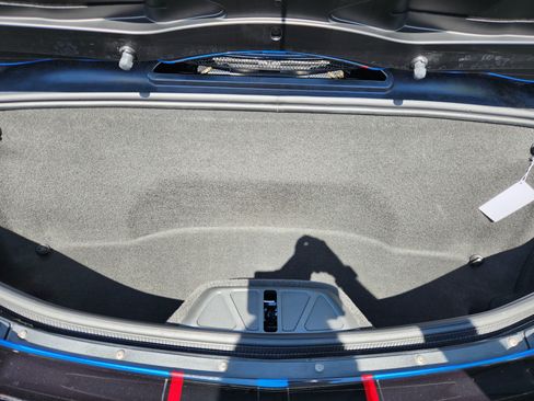 Used 2024 Chevrolet Corvette Stingray Premium Conv w/ Z51 Performance Package RWD image 18