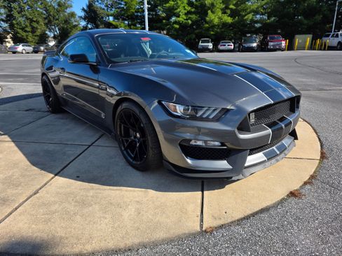 Used 2018 Ford Mustang Shelby GT350 w/ Convenience Package RWD image 7