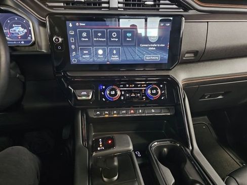 Used 2025 GMC Sierra 1500 AT4 w/ AT4 Premium Package image 30