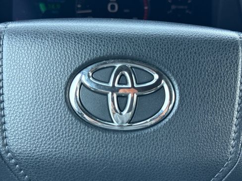 Used 2022 Toyota Tundra Platinum w/ Advanced Package AWD/4WD image 28