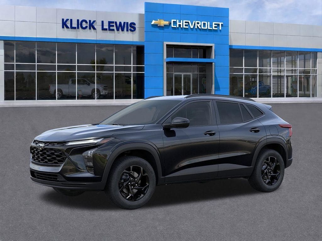 New 2026 Chevrolet Trax LT w/ Driver Confidence Package FWD image 2
