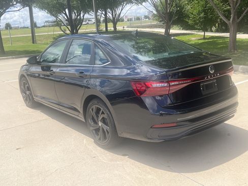 Certified 2026 Volkswagen Jetta SE w/ Black Wheel Package FWD image 7
