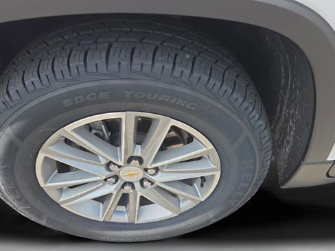 Used 2023 Chevrolet Traverse LT FWD image 29