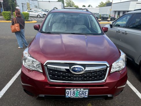 Used 2014 Subaru Forester 2.5i Premium w/ Popular Package #1 AWD/4WD image 2