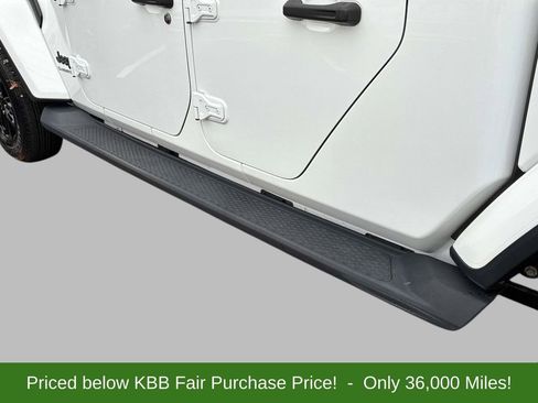 Used 2021 Jeep Gladiator Sport image 11