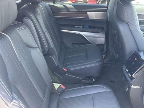 New 2026 Cadillac Vistiq Sport image 19